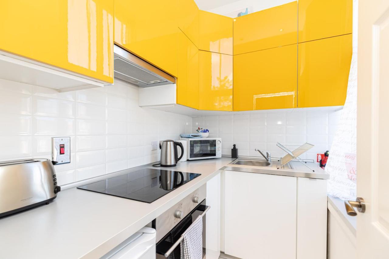 Holiday Beach Flat In Bournemouth, England, Uk Apartment ภายนอก รูปภาพ